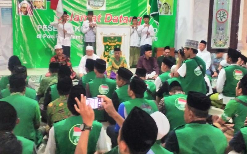 Pekik Takbir Warnai Penerimaan Bendera di Pesantren Denanyar