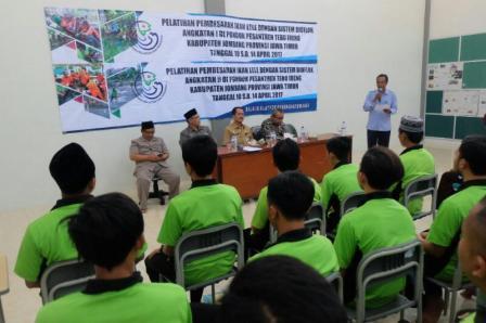 Santri Jombang Belajar Budidaya Lele Sistem Bioflok