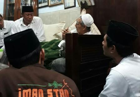 Mbah Moen: Jadilah Orang yang Nasionalis, Berpikiran Luas, dan Tetap NU