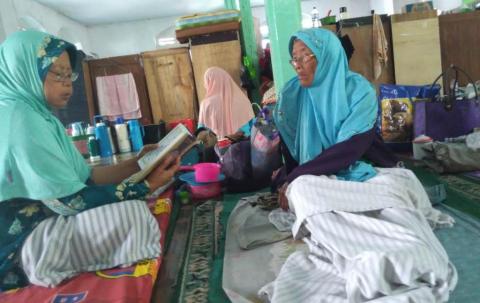 Seminggu Puasa, Nenek Sofiyah (67) Khatamkan Al-Qur&#039;an Dua Kali