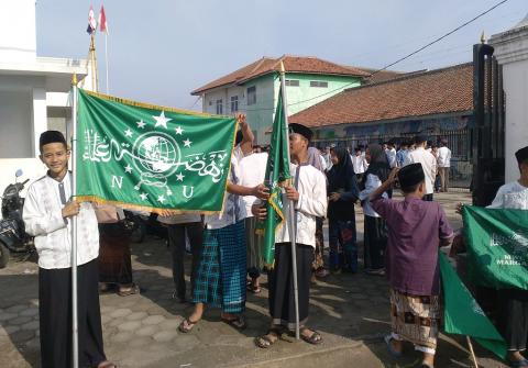 Ribuan Warga Margaasih Pawai Hari Santri dari Darul Ma’arif ke Mahmud