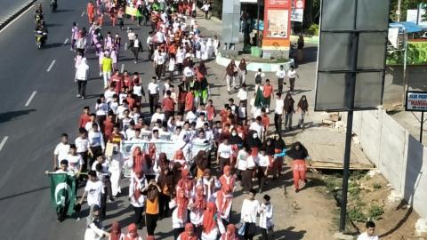 Pawai Hari Santri di Makassar Diikuti 5.000 Orang