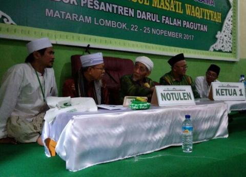 Di Depan Musyawirin, Mbah Moen Jelaskan Kesamaan Indonesia dan Etika Politik Rasulullah