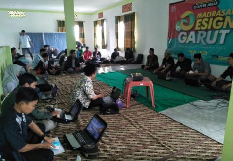 Anak Muda NU Garut Berlatih Desain Grafis