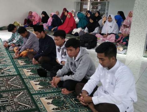 MAN 1 Pringsewu Cetak Penghafal Al-Qur’an dalam 10 Hari