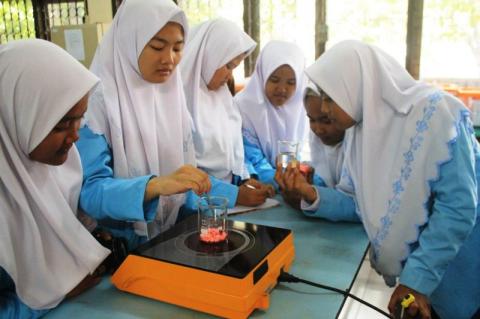 MAUWH Tambakberas Adakan Studi Kampus dan Laboratorium