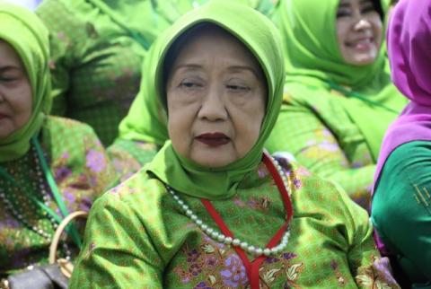 Nyai Aisyah Hamid Baidlowi, Memajukan Kiprah Perempuan Indonesia