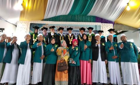 STAI Al-Fithrah Surabaya Laksanakan Wisuda Ke-6