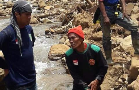 Perjuangan Banser Brebes Bikin Jalan Warga di Area Bekas Longsor