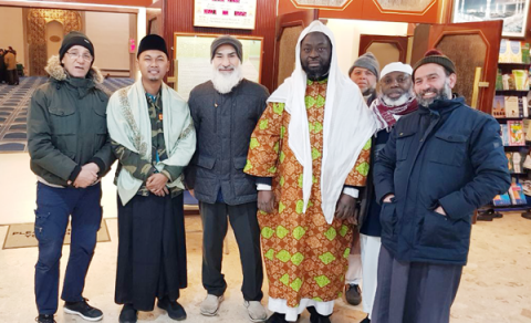 Anggota Banser ini Berbagi Pengalaman Bersama Komunitas Muslim di London
