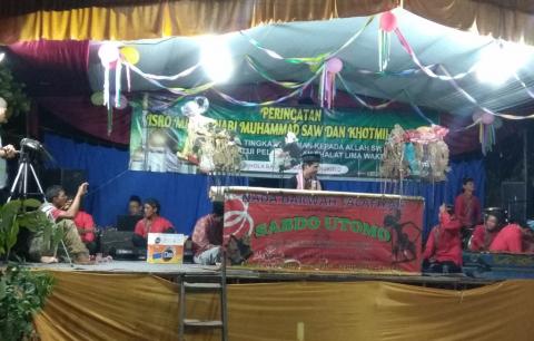 Lanjutkan Wali Songo, KH Jajalludin Dakwah dengan Wayang