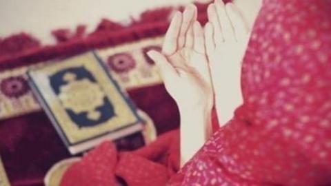 Ini 10 Adab Berdoa dalam Islam
