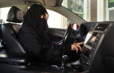 Perempuan Saudi Sangat Diminati Jadi Pengemudi Taksi Online