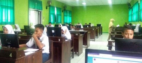 Tiga Sekolah Gelar UNBK Di SMK Ma’arif NU Ajibarang