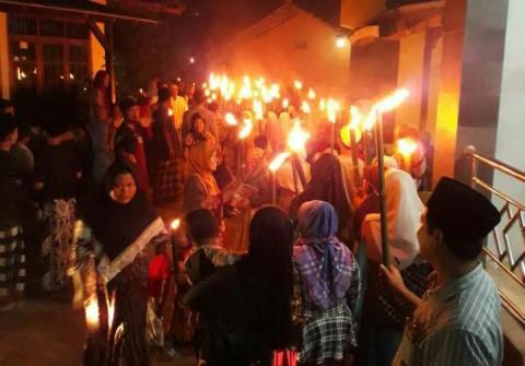 Cara Buntet Pesantren Sambut Lailatul Qadar