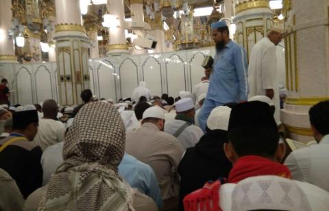 Pertikaian di Raudlah Masjid Nabawi Madinah