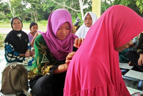 IPPNU Berikan Terapi Penyembuhan Penyakit bagi Ratusan Warga