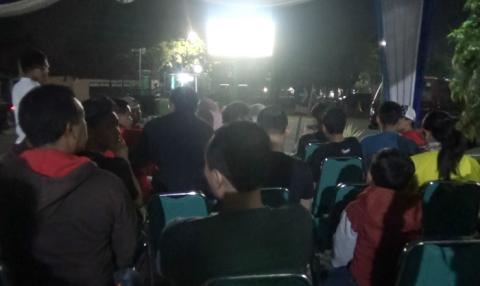 Warga dan Keluarga Pasien RSI Siti Hajar Sidoarjo Nobar Piala Dunia