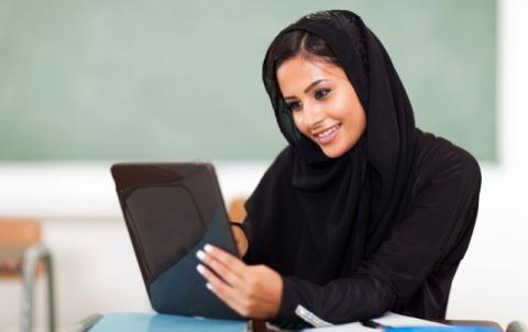 Pertama Kali, Perempuan Arab Saudi Diizinkan Jadi Notaris