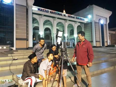 Sukses Uji Coba, Masjid Al-Akbar Siap Gelar Nobar Gerhana Bulan