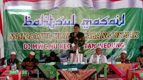 NU Demak Instruksikan Pasang Bendera NU Dampingi Merah Putih