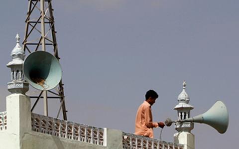 Aturan Pengeras Suara Masjid di Sejumlah Negara