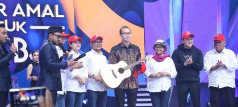 Gitar Menteri Hanif Laku 1 Miliar pada Konser Amal Lombok