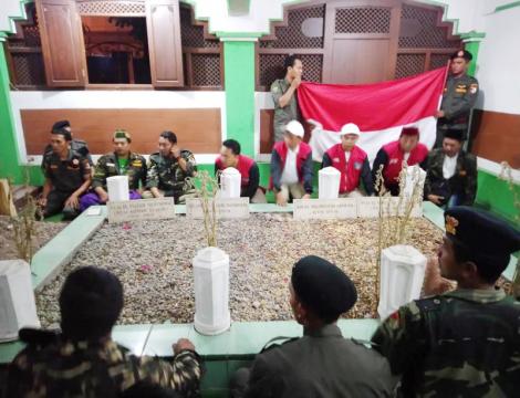 Kirab Satu Negeri di Rembang Lakukan Ziarah ke Makam Mbah Ma&#039;shoem Lasem