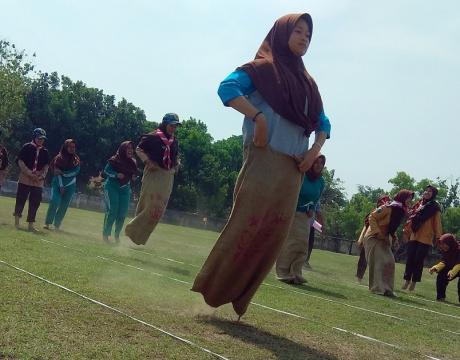 Olahraga Tradisional Semarakkan Hari Santri di Jombang