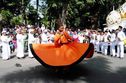 Pertama Diadakan, Pawai Budaya Santri di Bojonegoro Berlangsung Meriah