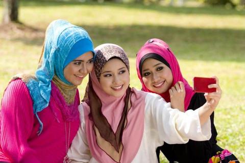Dialektika Jilbab dan Aurat Perempuan