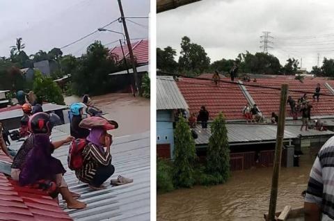 Korban Banjir Gowa Tunggu Evakuasi di Atap Rumah