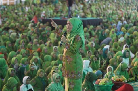 Khofifah Jelaskan Riwayat Batik Muslimat NU