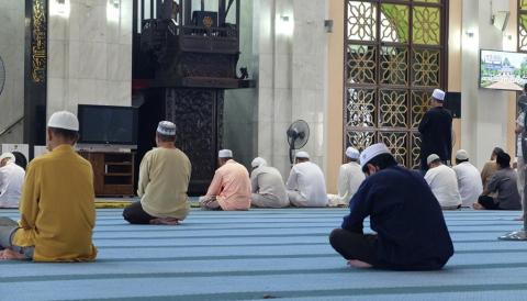 Tata Cara Menjaga Kehormatan Masjid
