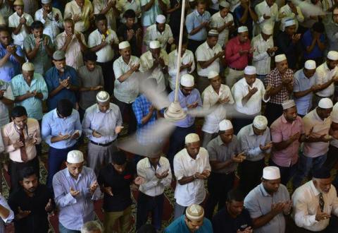Sri Lanka’s Muslims attend Friday prayers at vandalized mosques