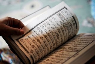 Dibaca Rutin, Al-Qur&#039;an Bisa Jadi Obat Alzeimer dan Pikun