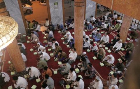 Tradisi Khataman Al-Qur&#039;an pada Shalat Tarawih di Almunawwir Krapyak