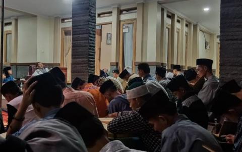 Santri Darussalam Buntet Dapat Ijazah Kitab yang Tersambung kepada Pengarangnya