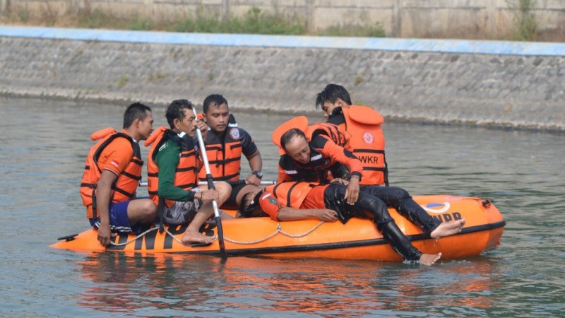 LPBINU Mojokerto Bekali Anggotanya Pertolongan di Air