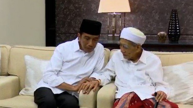 Presiden Jokowi: Atas Nama Seluruh Rakyat Indonesia, Berduka atas Wafatnya Mbah Moen