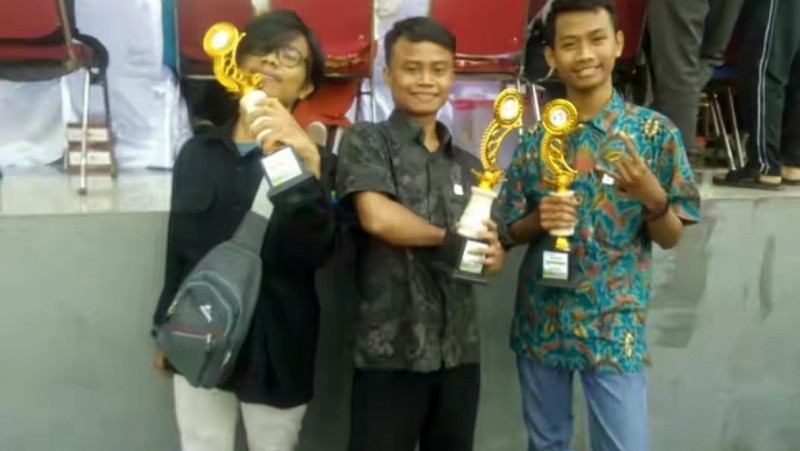 Mahasiswa UIJ Borong Juara Lomba Membuat Poster Digital