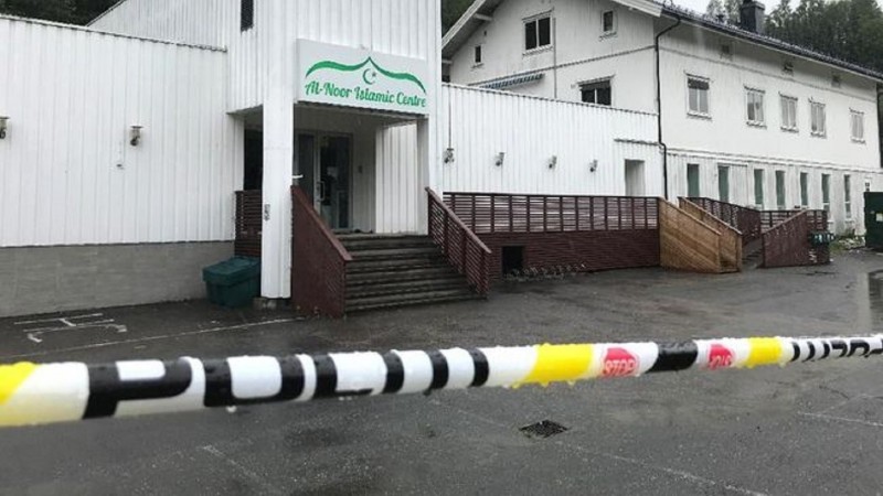 Lumpuhkan Tersangka, Seorang Lansia Berhasil Gagalkan Penembakan di Masjid Norwegia