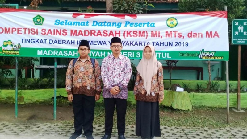Ishmet, Juara Kompetisi Sains Madrasah dan Penghafal Alfiyah