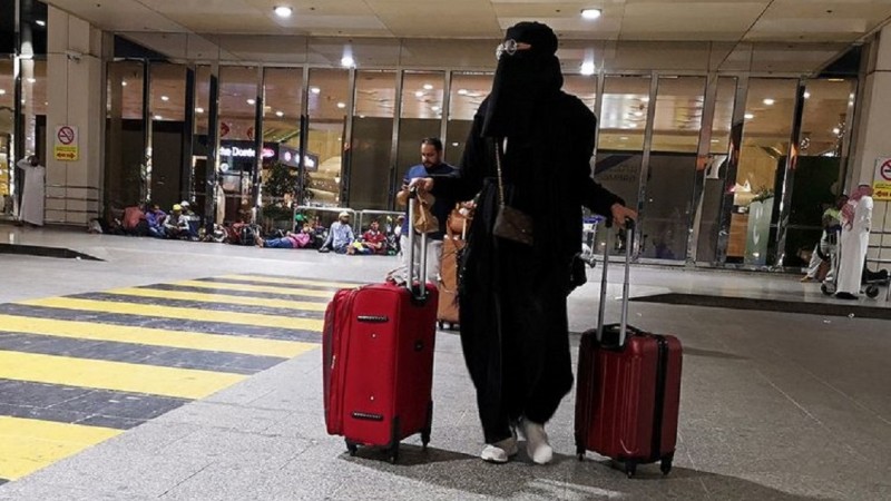 Perempuan Saudi Kini Boleh Bepergian Tanpa Izin Walinya