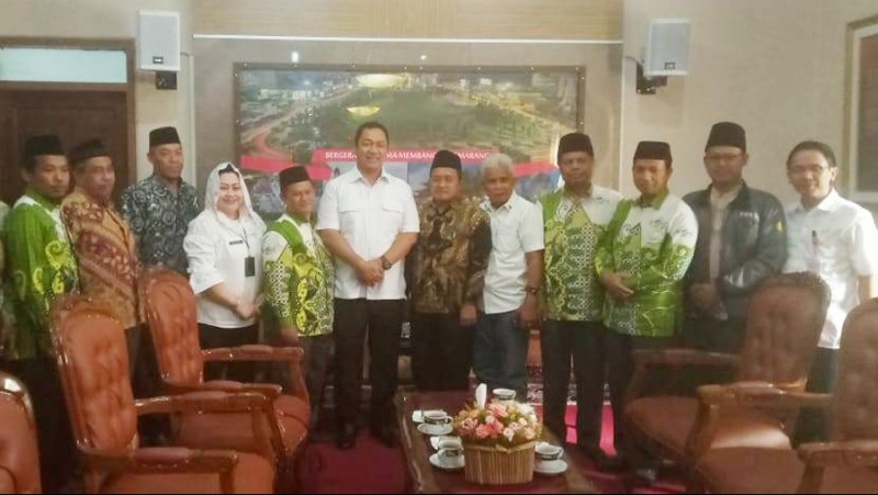Peringati Hari Santri, Wali Kota Semarang Instruksikan Pegawai Pakai Busana Santri 