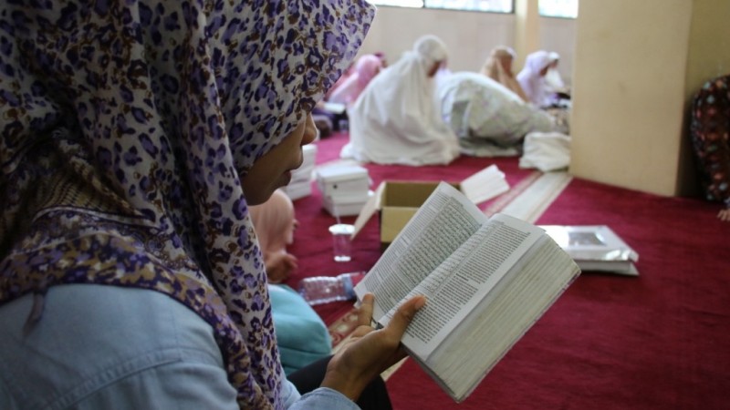 Hukum Menerima Upah dari Membaca Al-Qur’an