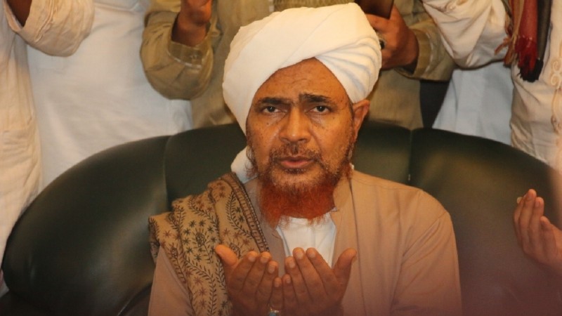 Habib Umar bin Hafidz: Umat Islam Harus Mencintai Saudara Sebangsanya
