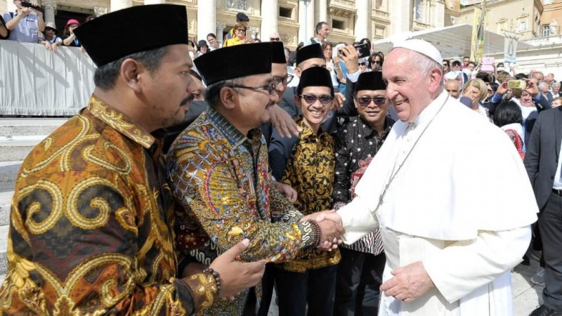 Ketika GP Ansor Bawa Misi Perdamaian Islam ke Paus Fransiskus di Vatikan