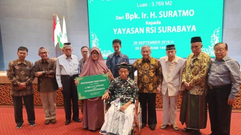 Pasangan Ini Wakafkan Tanah Rp1,2 Miliar ke Yayasan RSI Surabaya