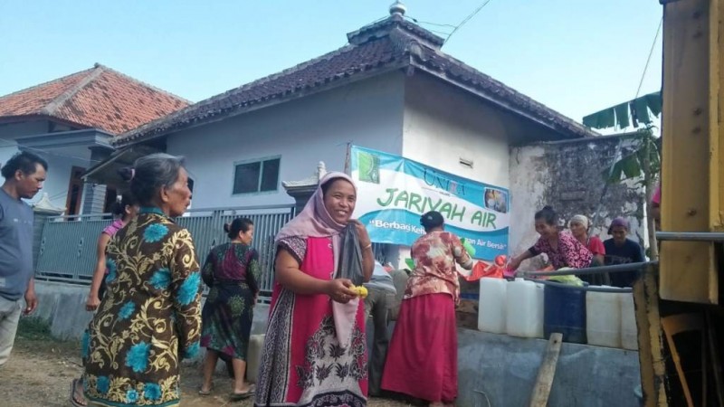Universitas Raden Rahmat Malang Bagikan Sejuta Liter Air Bersih untuk Desa Kekeringan